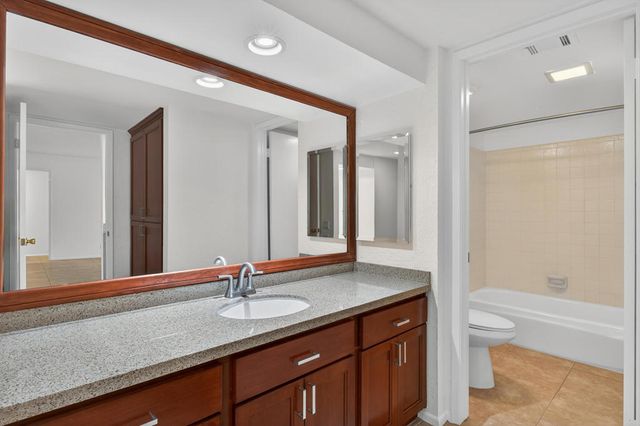 1050 E Ramon Road 127, Palm Springs, CA 92264