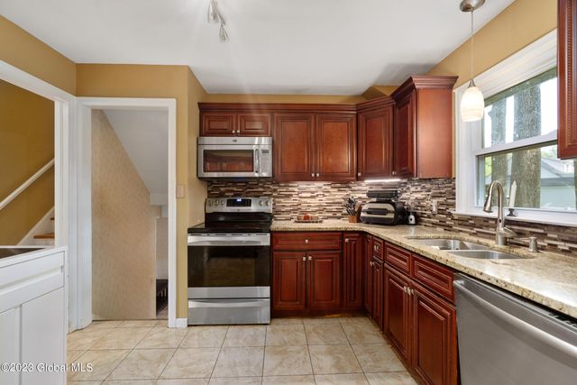 119 Birch Lane, Glenville, NY 12302