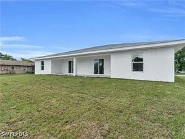 4330 Gulfstream DR, Naples, FL 34112