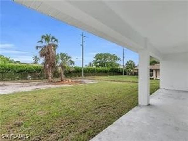 4330 Gulfstream DR, Naples, FL 34112