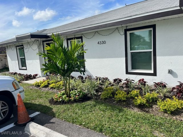 4330 Gulfstream DR, Naples, FL 34112