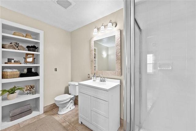 1902 W 47th Terrace, Westwood, KS 66205