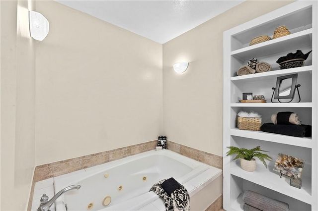 1902 W 47th Terrace, Westwood, KS 66205