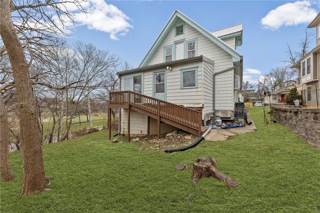 1902 W 47th Terrace, Westwood, KS 66205