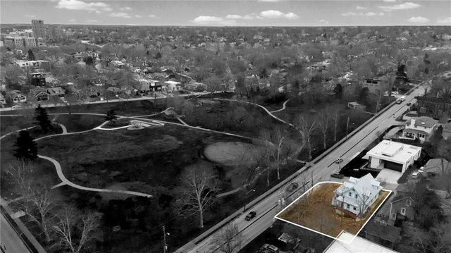 1902 W 47th Terrace, Westwood, KS 66205