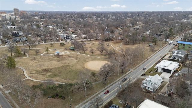 1902 W 47th Terrace, Westwood, KS 66205