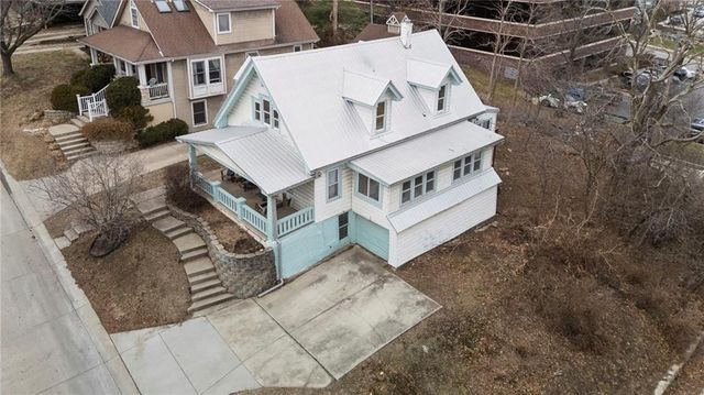 1902 W 47th Terrace, Westwood, KS 66205