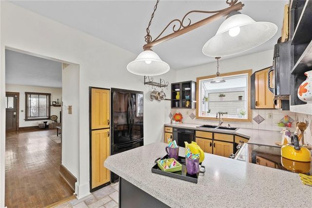 1902 W 47th Terrace, Westwood, KS 66205