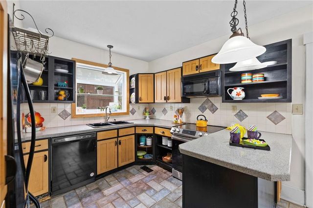 1902 W 47th Terrace, Westwood, KS 66205