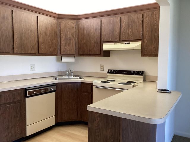 418 Pine Glen Lane C2, Greenacres, FL 33463
