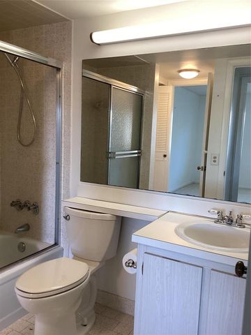 418 Pine Glen Lane C2, Greenacres, FL 33463