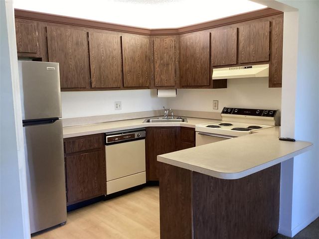 418 Pine Glen Lane C2, Greenacres, FL 33463