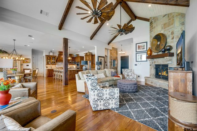 122 Angelina Dr, Chandler, TX 75758