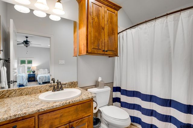 122 Angelina Dr, Chandler, TX 75758
