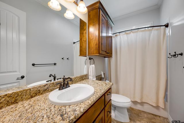 122 Angelina Dr, Chandler, TX 75758