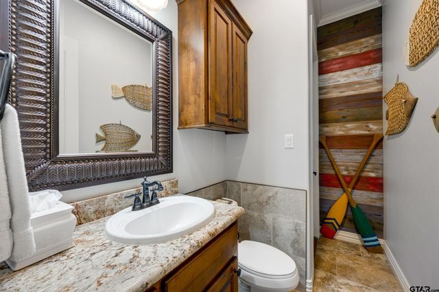 122 Angelina Dr, Chandler, TX 75758