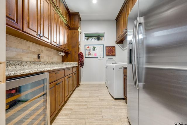 122 Angelina Dr, Chandler, TX 75758