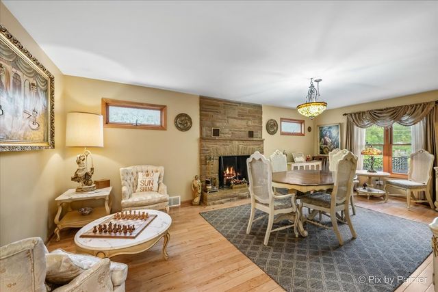 4N260 Walter Road, Addison, IL 60101