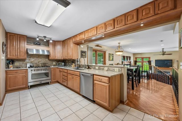 4N260 Walter Road, Addison, IL 60101