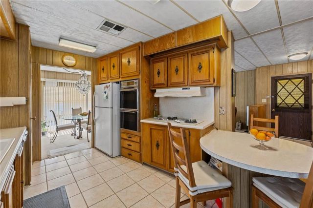 9800 Bolsa 79, Westminster, CA 92683