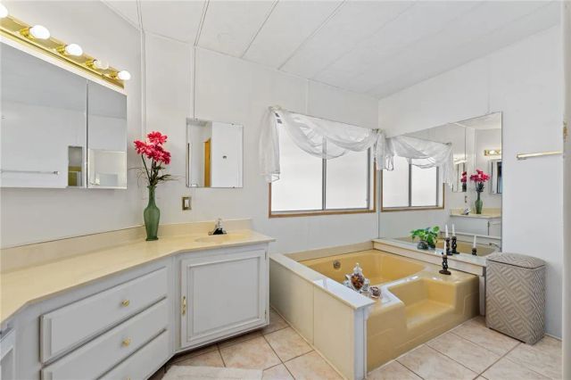 9800 Bolsa 79, Westminster, CA 92683