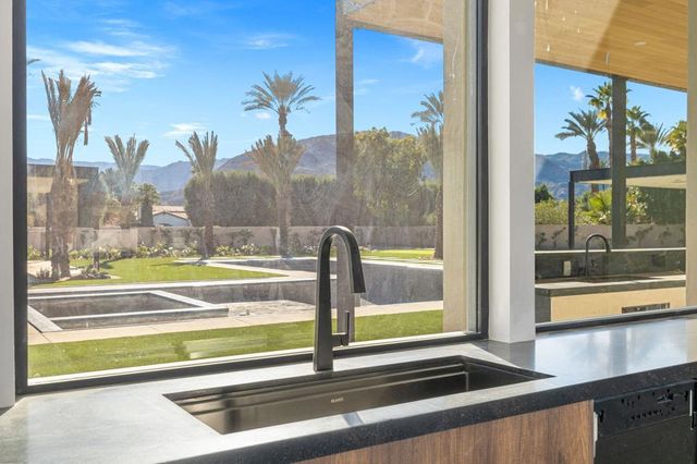 3 Shakespeare Court, Rancho Mirage, CA 92270