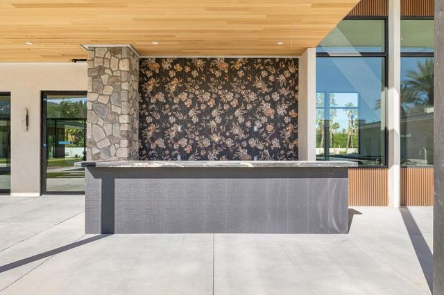 3 Shakespeare Court, Rancho Mirage, CA 92270