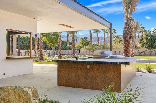 3 Shakespeare Court, Rancho Mirage, CA 92270