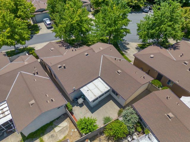 7313 Sunsilver Ln, Sacramento, CA 95828
