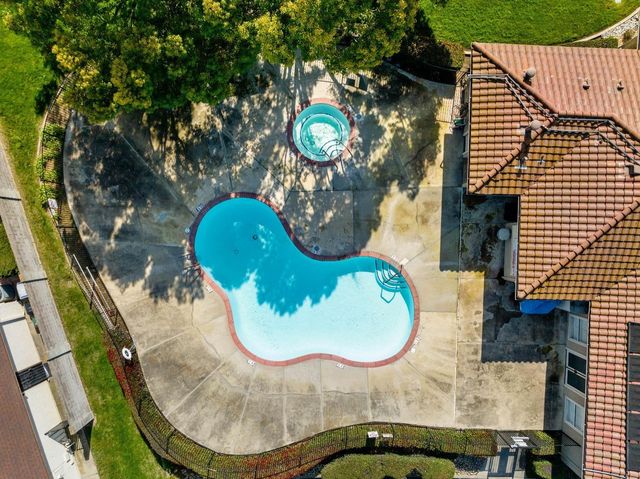 7313 Sunsilver Ln, Sacramento, CA 95828