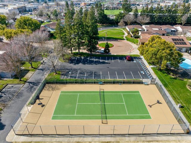 7313 Sunsilver Ln, Sacramento, CA 95828
