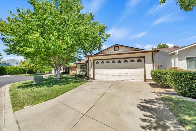 7313 Sunsilver Ln, Sacramento, CA 95828