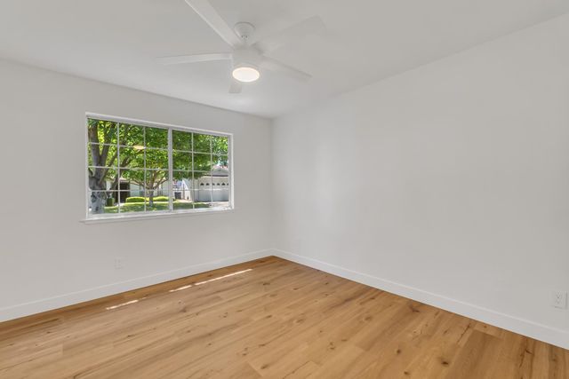 7313 Sunsilver Ln, Sacramento, CA 95828