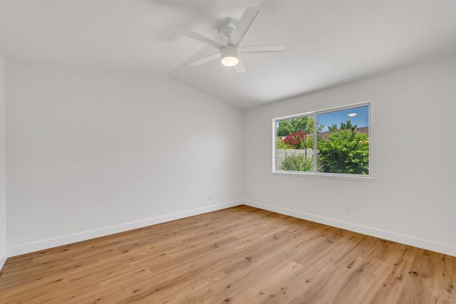7313 Sunsilver Ln, Sacramento, CA 95828