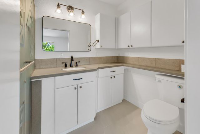 7313 Sunsilver Ln, Sacramento, CA 95828