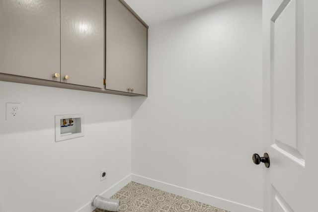 7313 Sunsilver Ln, Sacramento, CA 95828