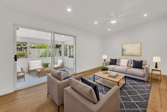 7313 Sunsilver Ln, Sacramento, CA 95828