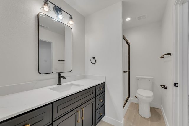 7313 Sunsilver Ln, Sacramento, CA 95828