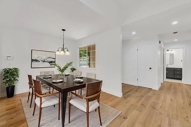7313 Sunsilver Ln, Sacramento, CA 95828