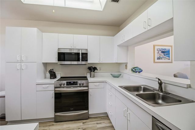9630 CLUB SOUTH CIRCLE 6209, Sarasota, FL 34238