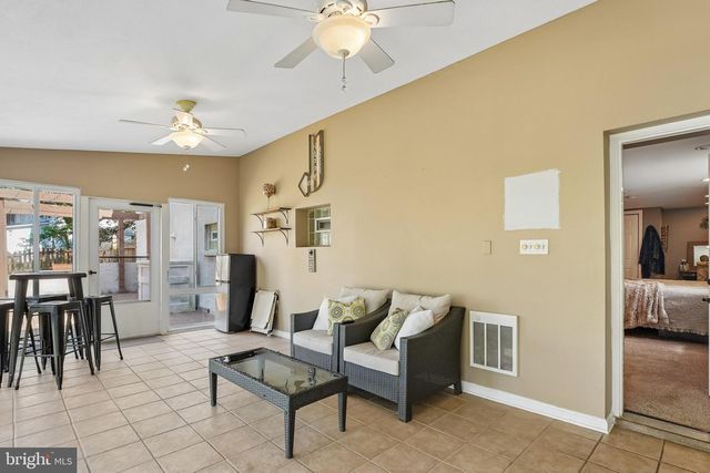 6010 HUNT CLUB RD, Elkridge, MD 21075