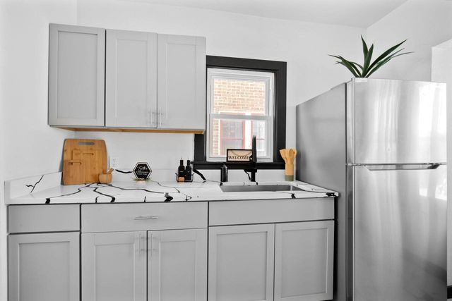 4158 N 15th STREET, Milwaukee, WI 53209