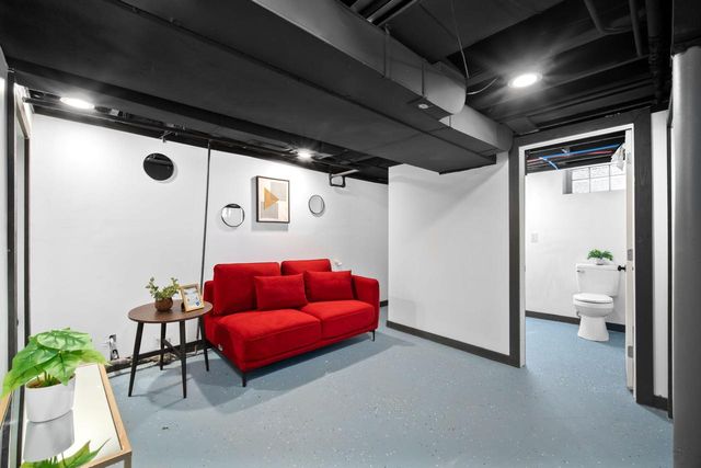 4158 N 15th STREET, Milwaukee, WI 53209