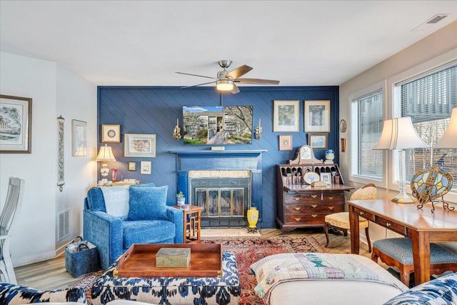 75 Woodbridge Cir Unit 1114, Moneta, VA 24121