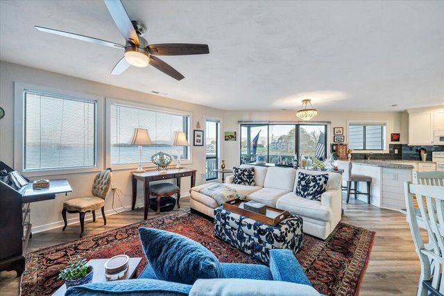 75 Woodbridge Cir Unit 1114, Moneta, VA 24121