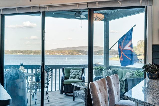 75 Woodbridge Cir Unit 1114, Moneta, VA 24121