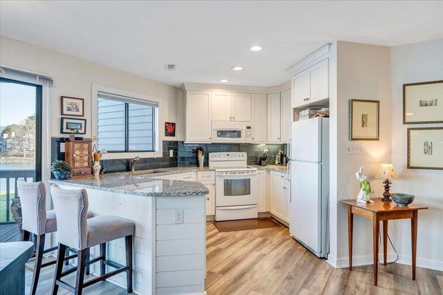 75 Woodbridge Cir Unit 1114, Moneta, VA 24121