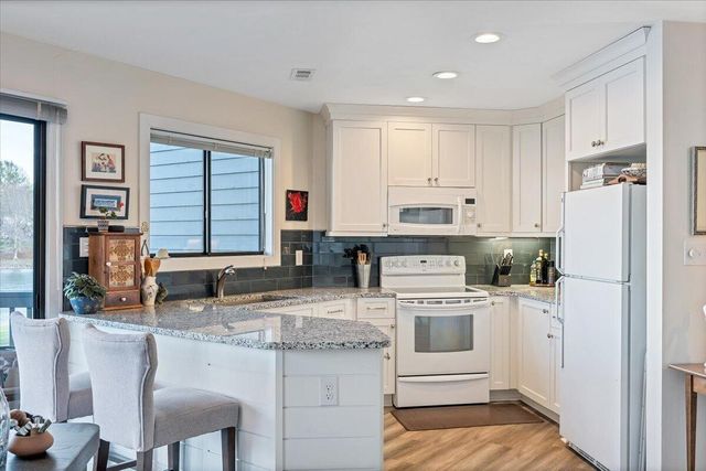 75 Woodbridge Cir Unit 1114, Moneta, VA 24121