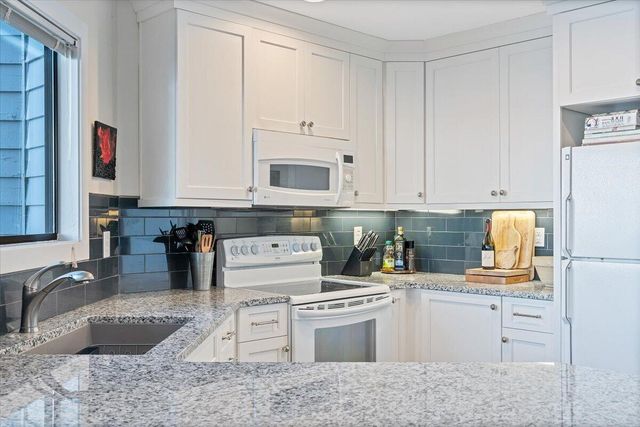 75 Woodbridge Cir Unit 1114, Moneta, VA 24121