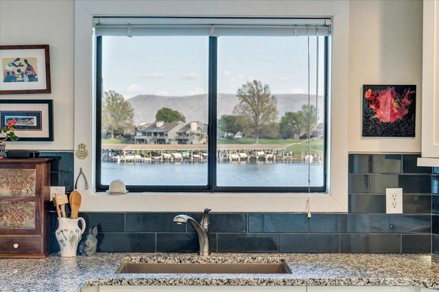 75 Woodbridge Cir Unit 1114, Moneta, VA 24121